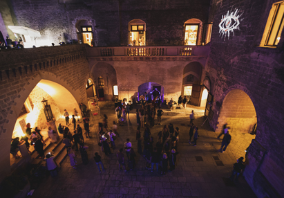 serata nella corte interna del castello di Corigliano d'otranto
