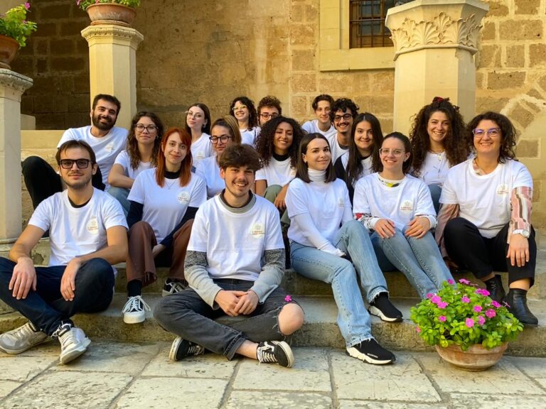 i ragazzi del servizio civile al castello di Corigliano D'Otranto